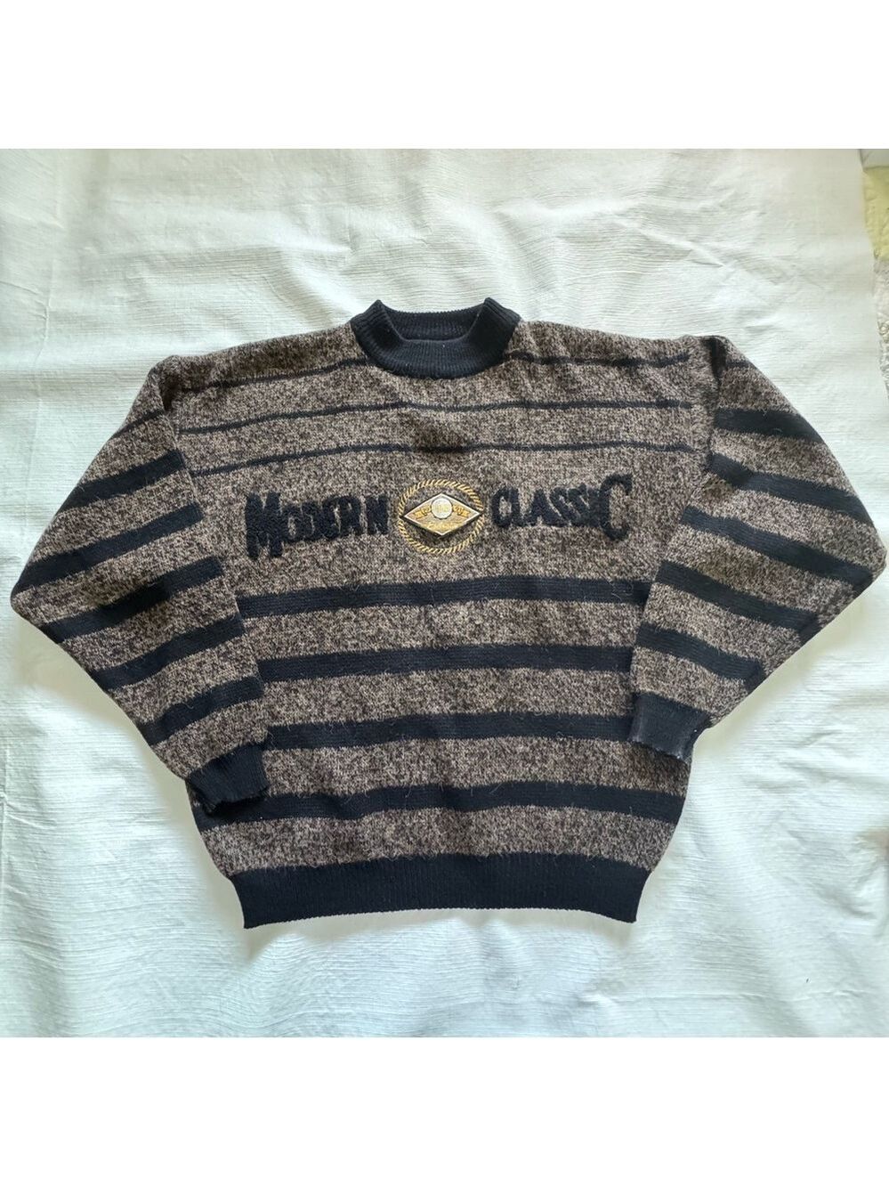 Vintage x IOU American
Tradition Men's Crewneck Sweater - Large Acrylic 1990’s